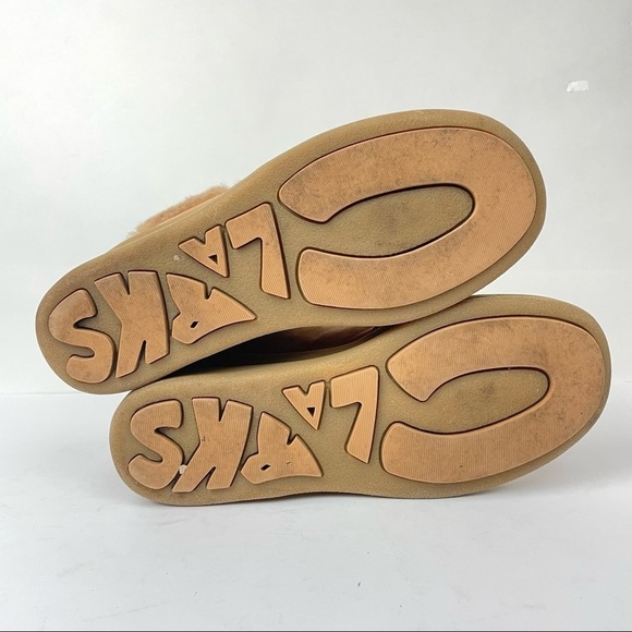 CLARKS brown Nubuck Leather Wedge Fur Lined Snow Winter Boots Foldover Size 8.5 - Picture 8 of 8